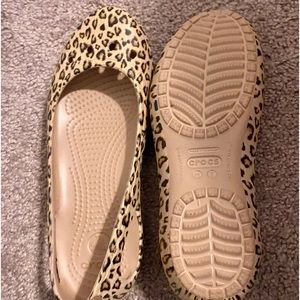 Leopard crocs